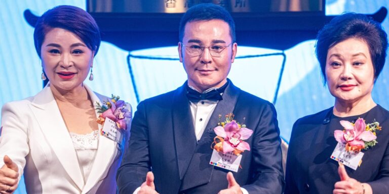 China makeup mogul becomes billionaire on hot Hong Kong debut