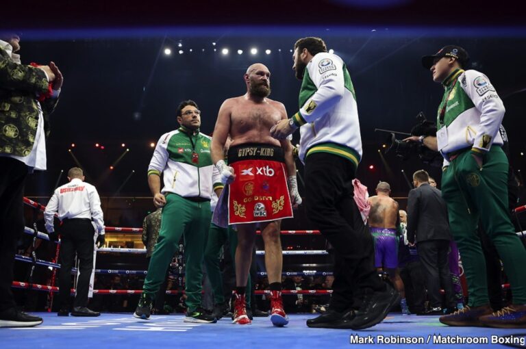 Warren “Dumbfounded” As Usyk Decisions Fury In Heavyweight Rematch